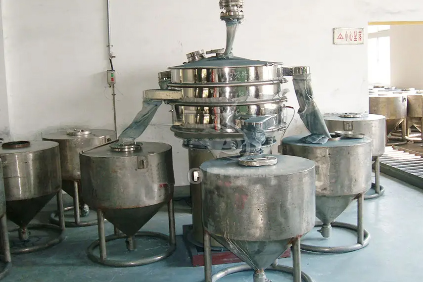 振蕩篩主要特點：換網容易，全封閉模式粉末不飛揚，可連續(xù)作業(yè)