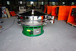 1500型三次元振動(dòng)篩，產(chǎn)量可達(dá)1100kg/h。